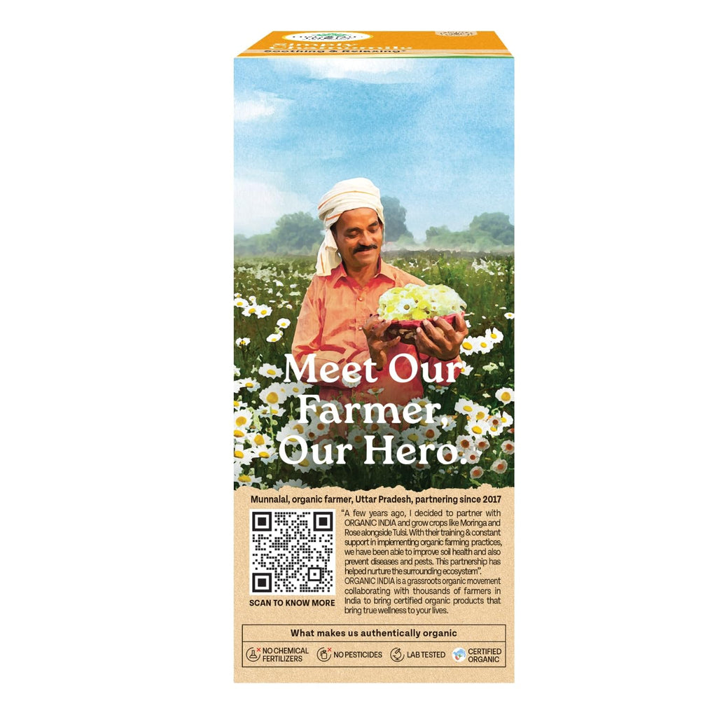 Tył opakowania Organic India Simply Chamomile – rolnik na polu rumianku